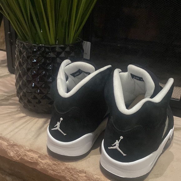 Jordan 5 Retro Oreo- 2021 - Picture 4 of 7